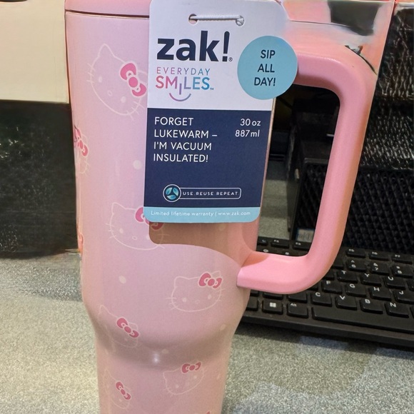 ZAK❗️Design Hello Kitty Bow Pink 30oz. Tumbler - Picture 5 of 11